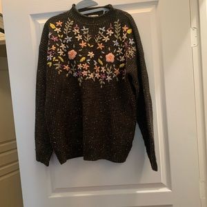 Evergreen embroidered sweater